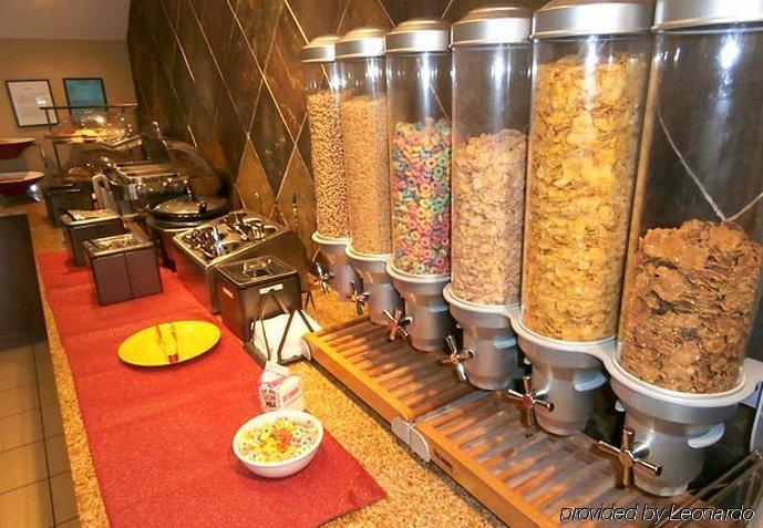 ทาวน์เพลส สวีท ฟาเยตต์วิลล์ นอร์ท/สปริงเดล Hotel ร้านอาหาร รูปภาพ